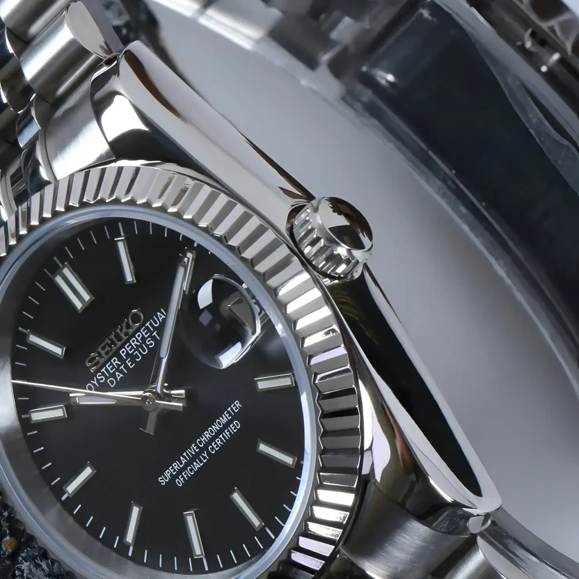 Seikjust | Classic Black