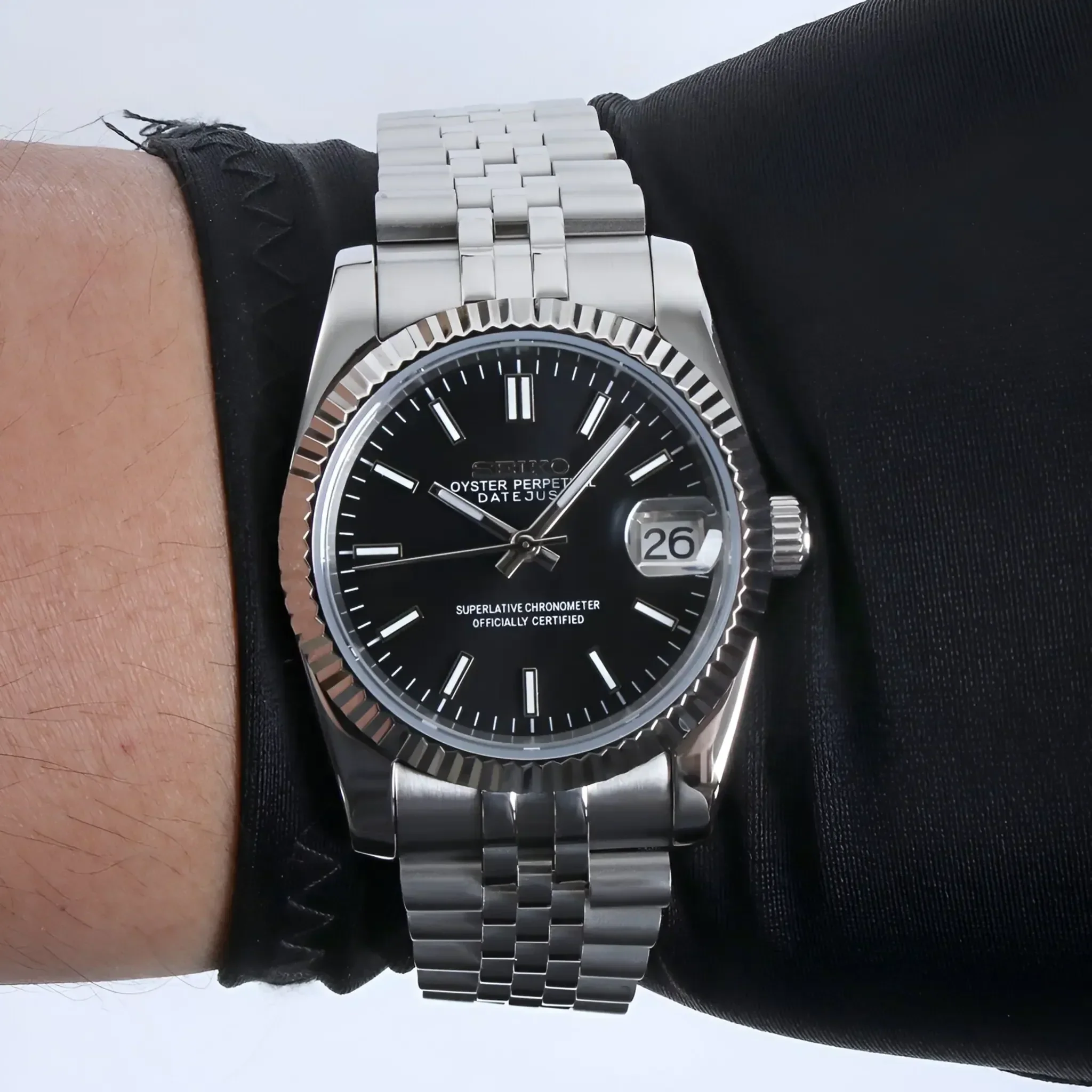 Seikjust | Classic Black