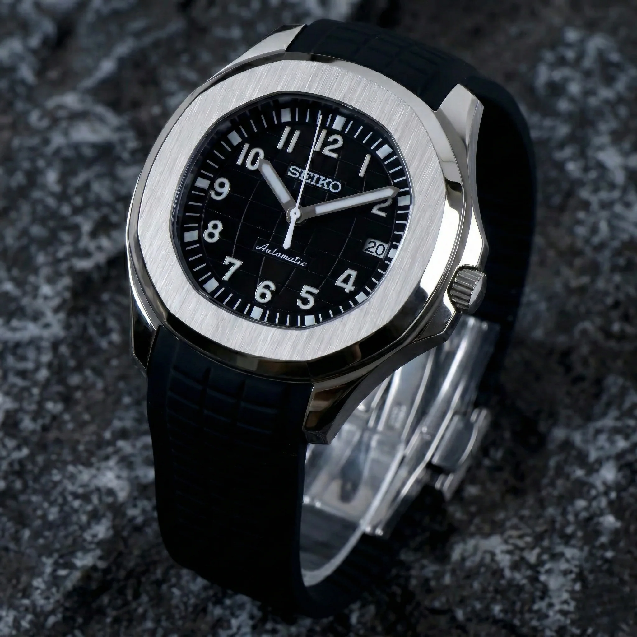 Seiknaut | Black Rubber
