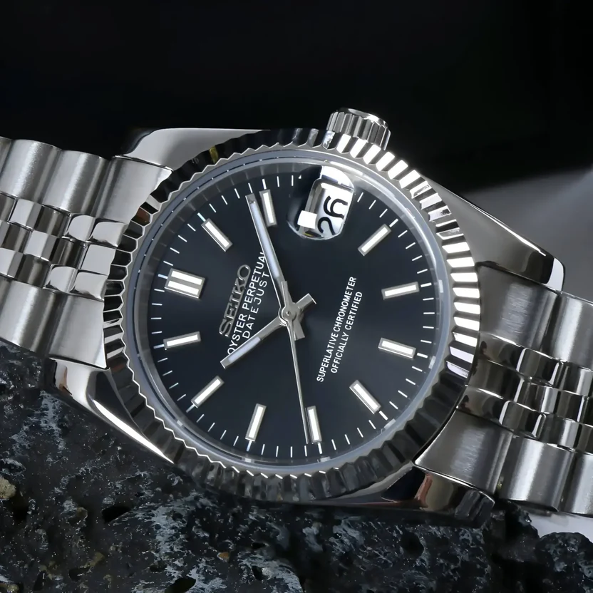 Seikjust | Classic Black