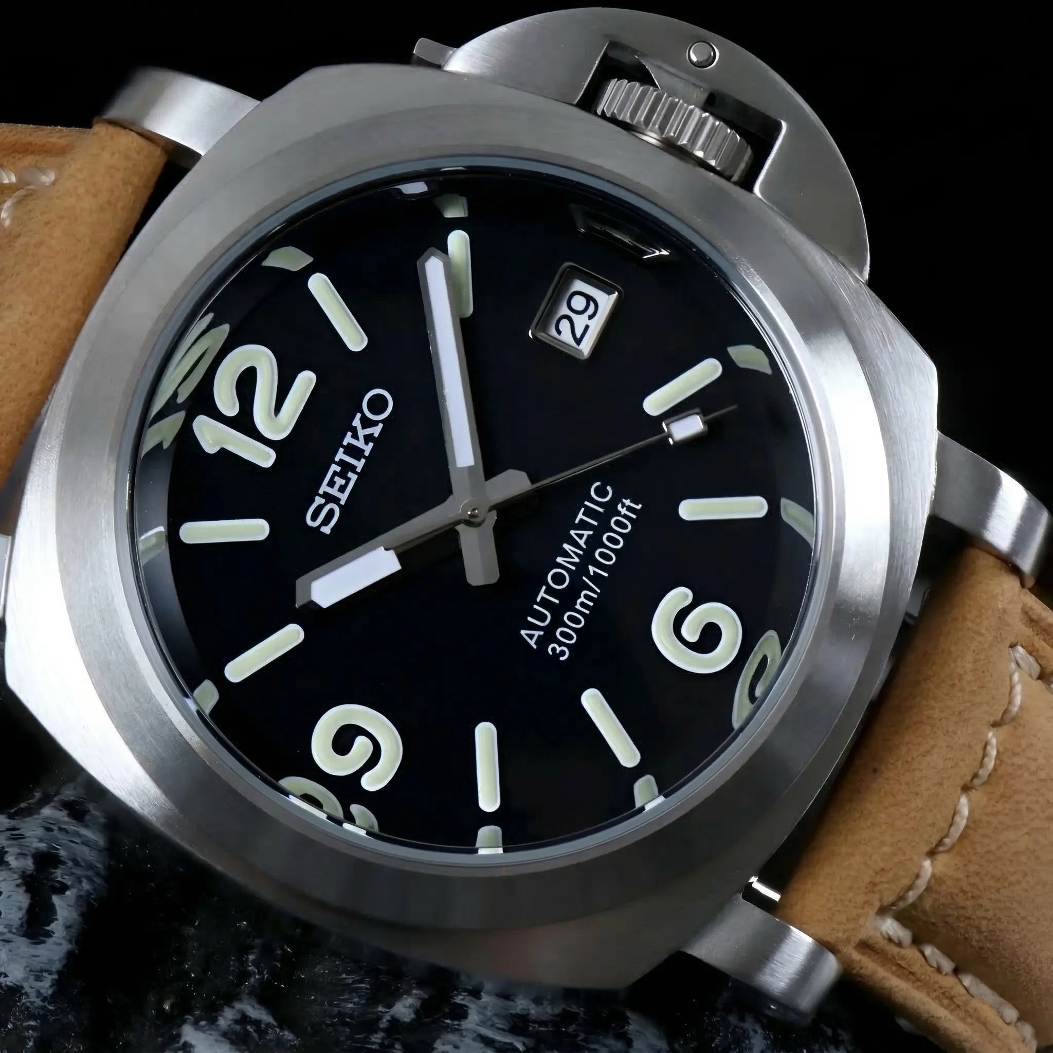 Paneiko | Classic Black
